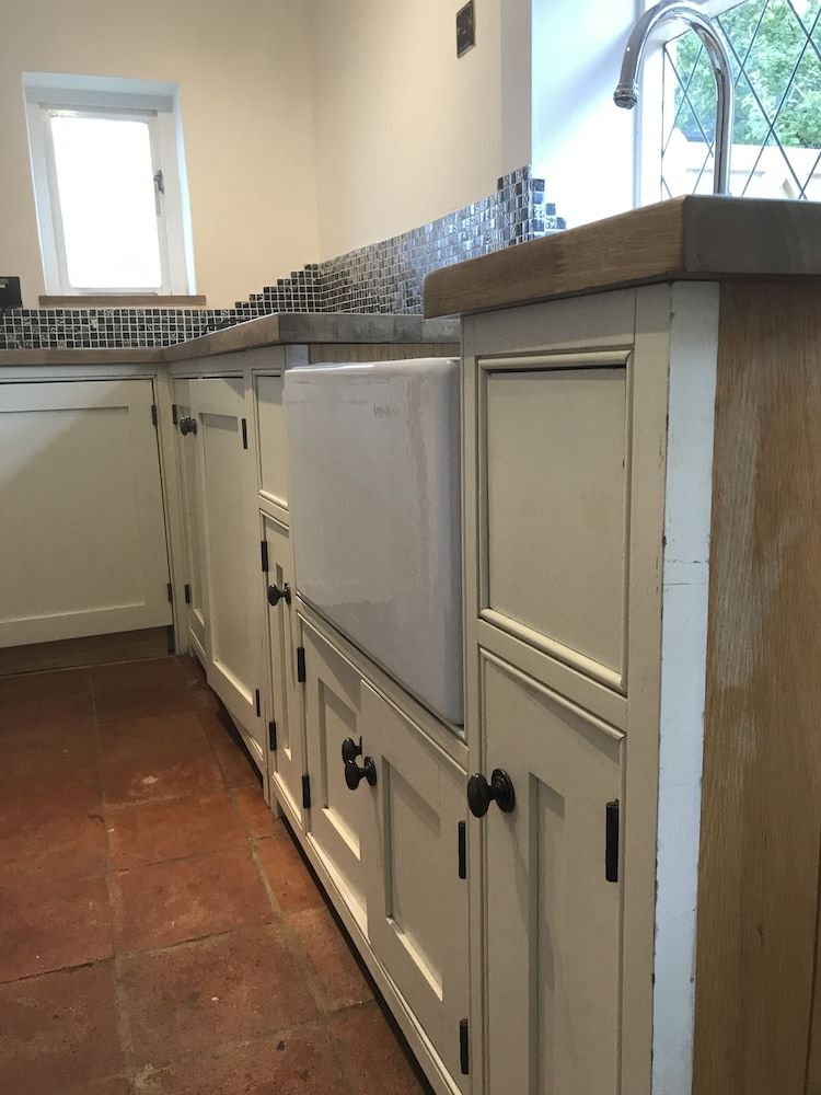 Village Period Cottage Next to a Idyllic Stream Cottage 47