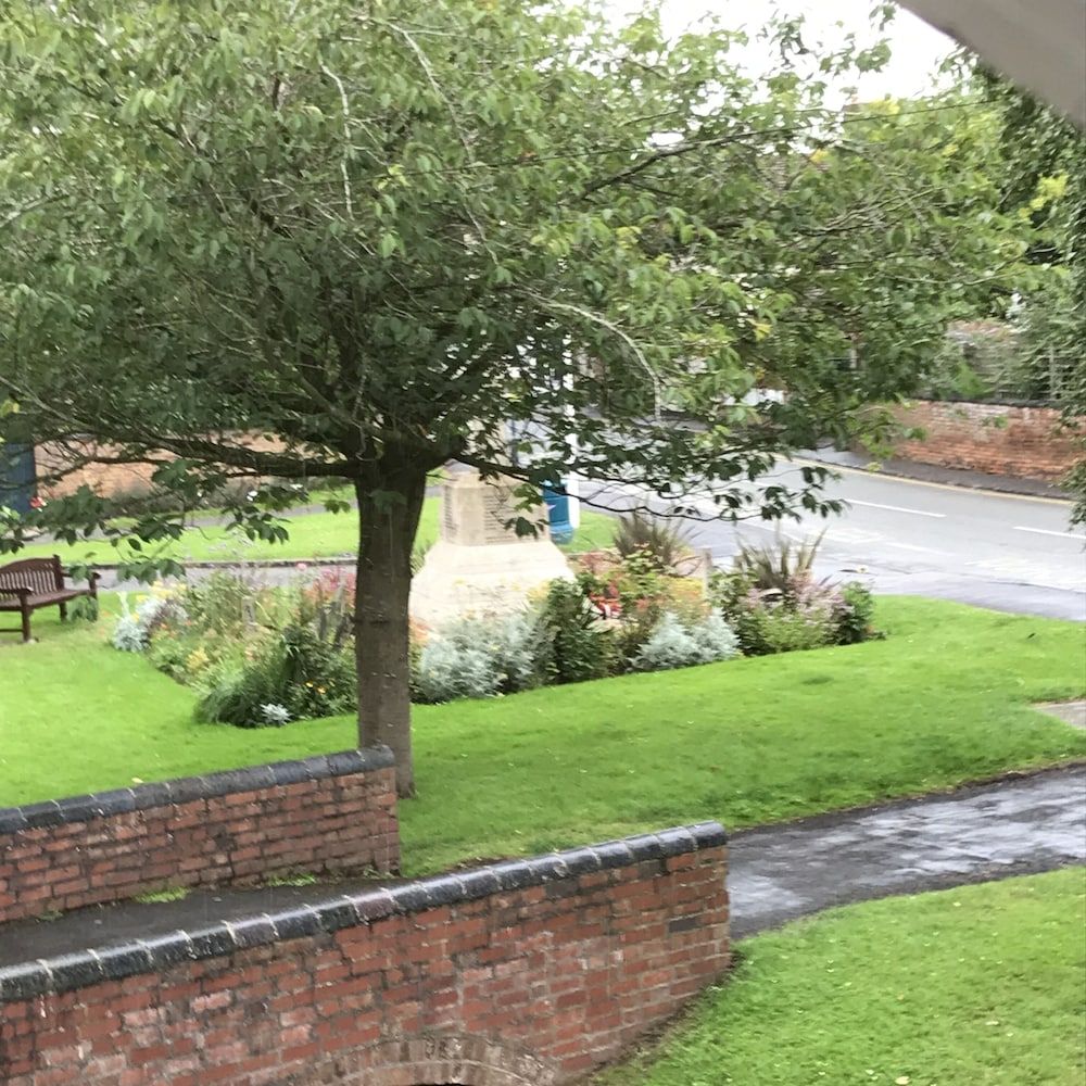 Village Period Cottage Next to a Idyllic Stream Cottage 20