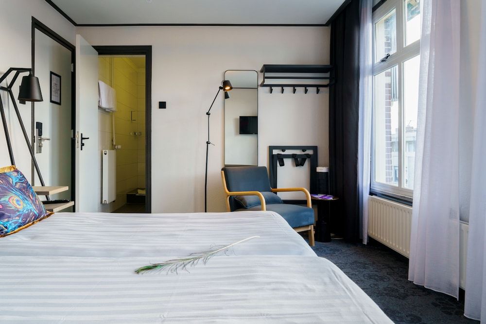 Hotel Pauw Deluxe Double Room 4