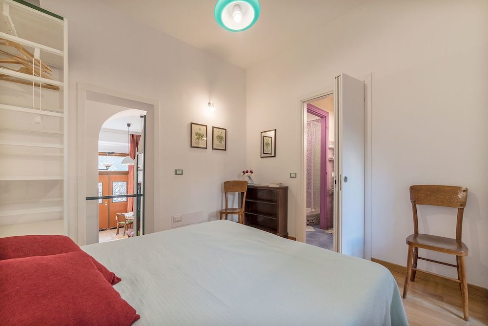 undefined Monti Artistic Flat 5