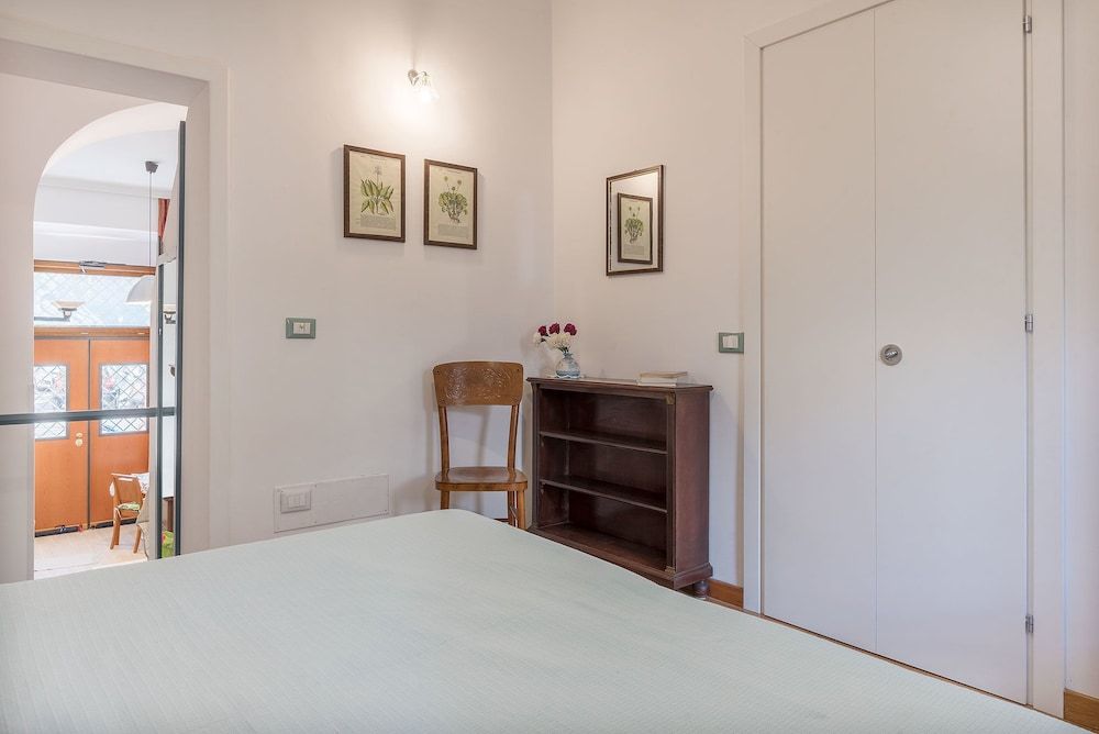 undefined Monti Artistic Flat 4