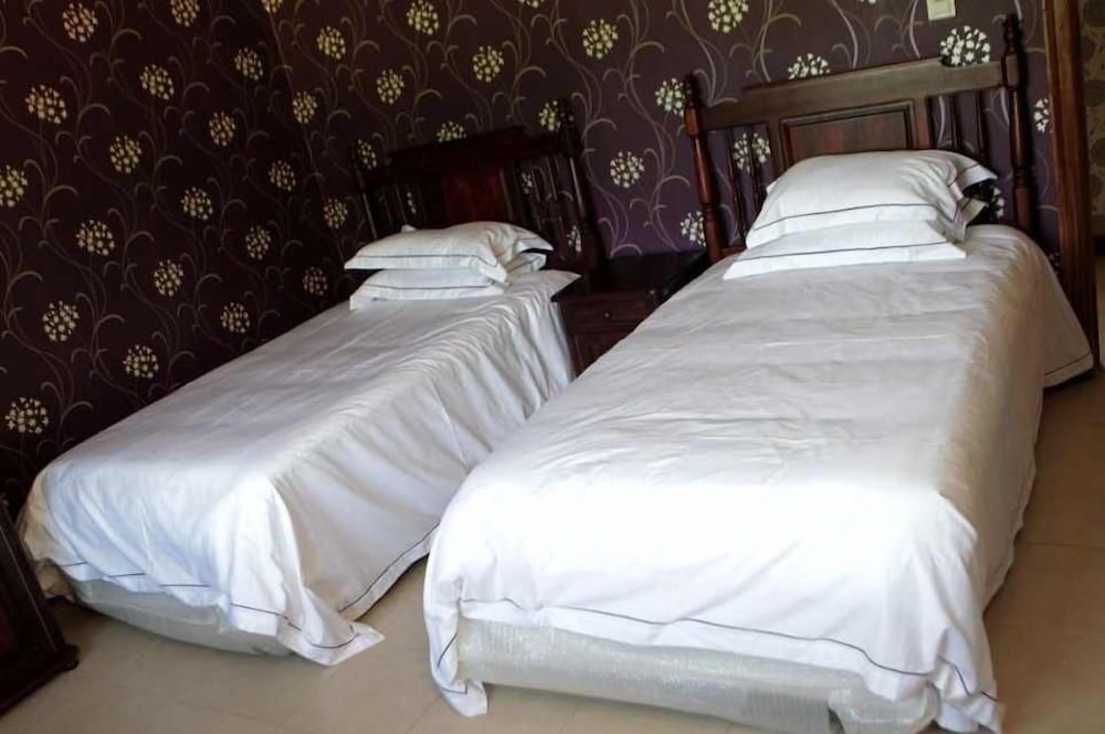 undefined Roma Gardens 10