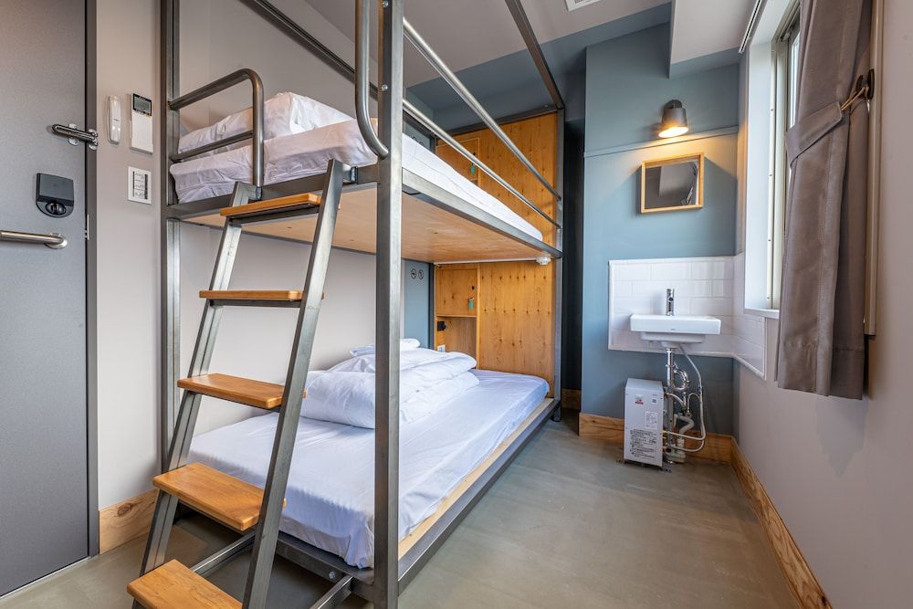 Wise Owl Hostels Kyoto Twin Room 3