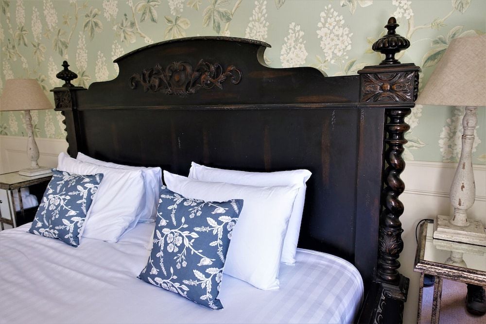 One Holyrood Hotel Superior Double Room, Ensuite 4