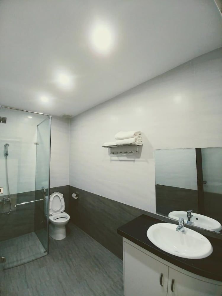 Nhat Quang Hotel Superior Double Room, 2 Queen Beds 4