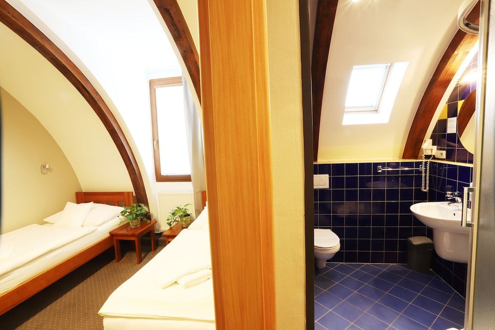 Apart Hotel Jablonec Standard Triple Room 7