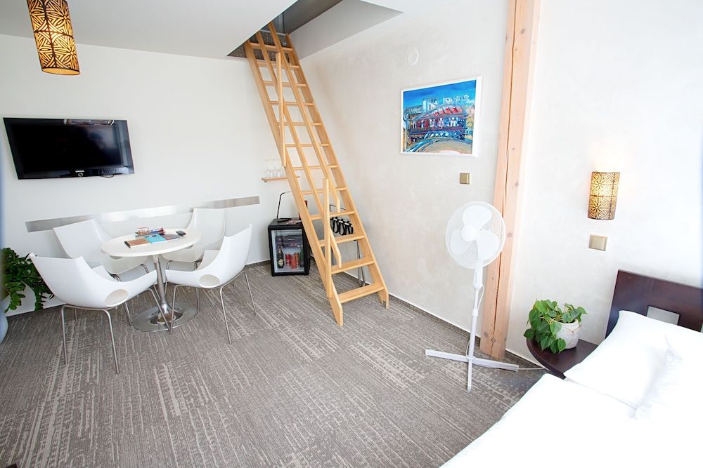 Apart Hotel Jablonec Family Quadruple Room 7