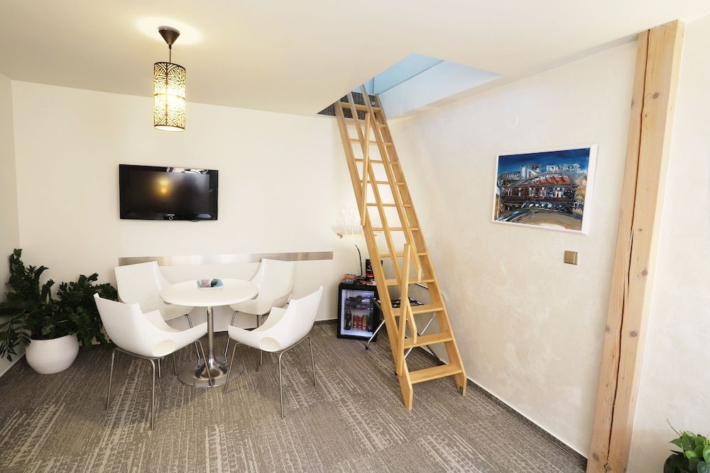 Apart Hotel Jablonec Family Quadruple Room 5