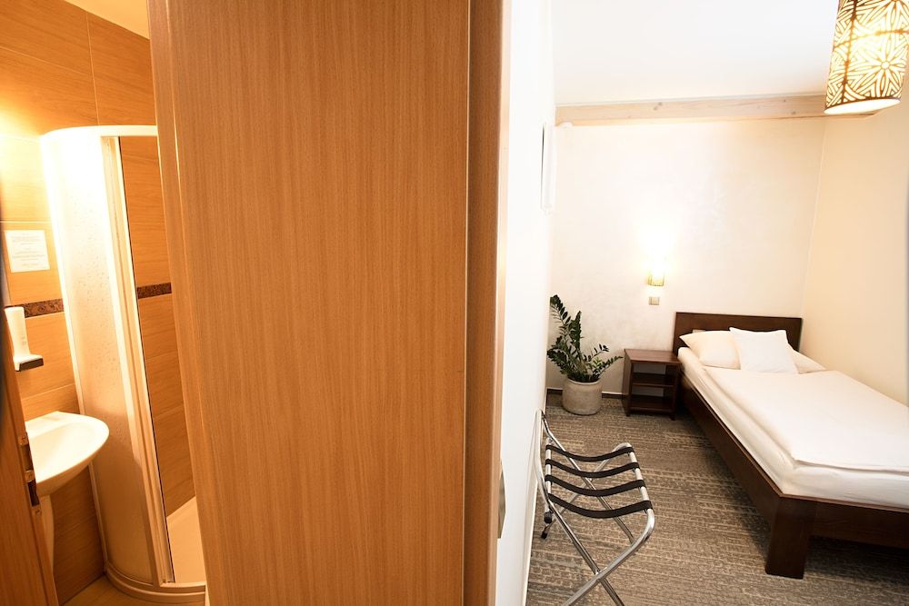 Apart Hotel Jablonec Business Single Room 6