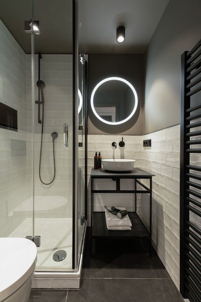 Double Room (2)