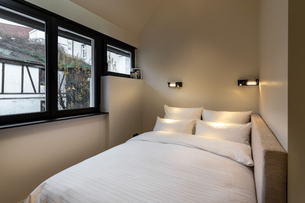 Double Room (6)