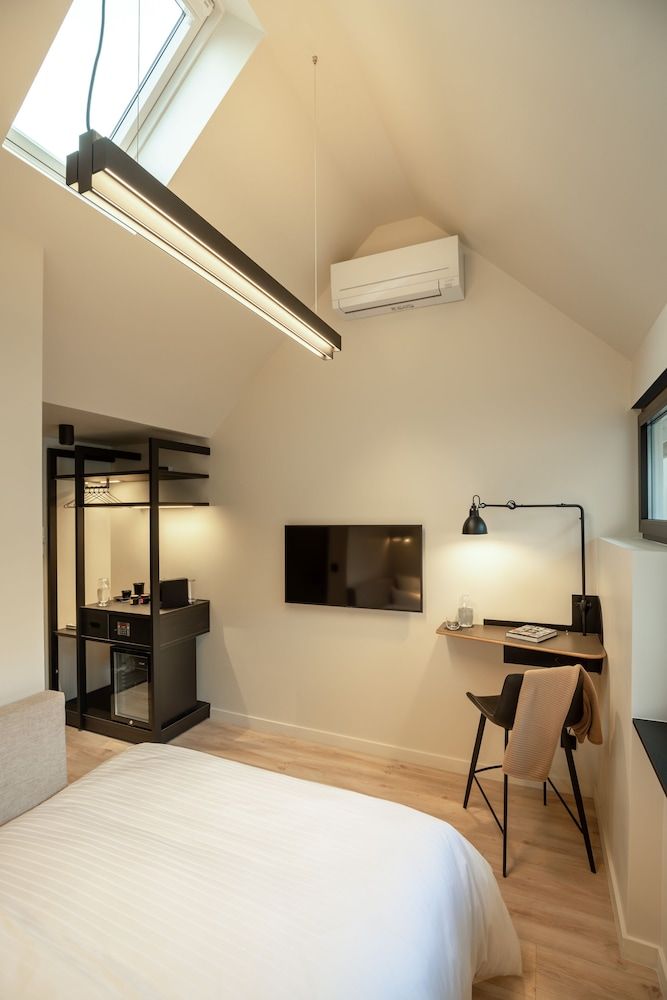 Double Room (6)