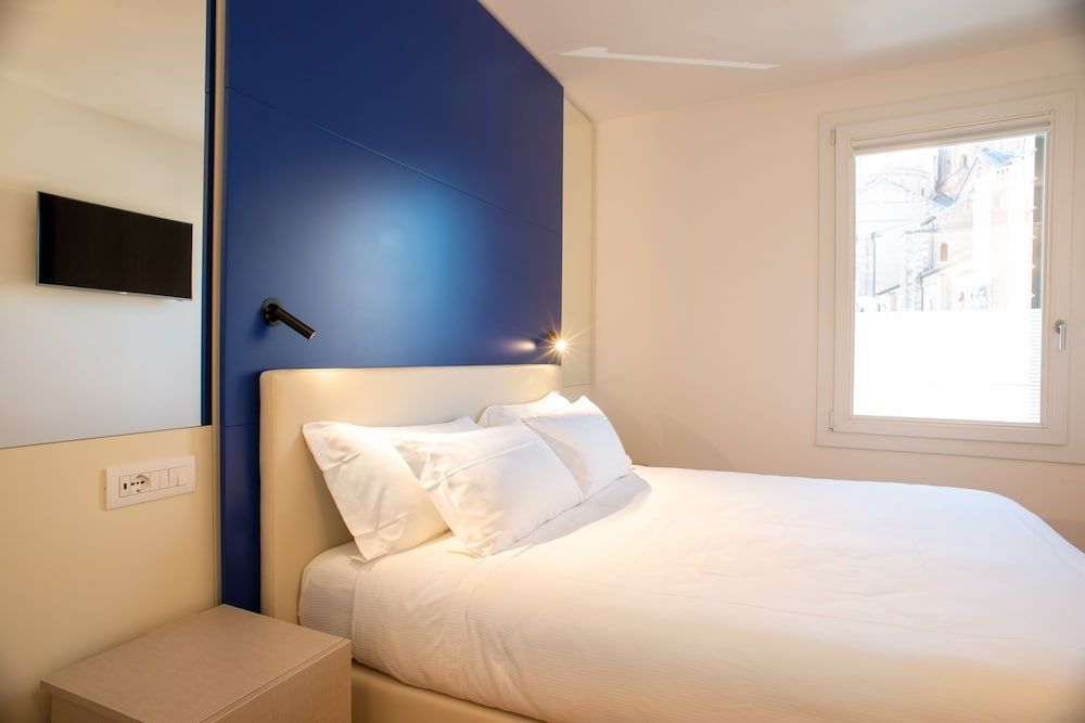 Padova Suites C20 Deluxe Double Room 6