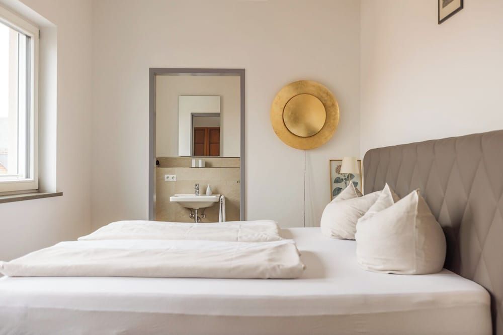 Deluxe Apartment, 1 King Bed, Balcony, City View