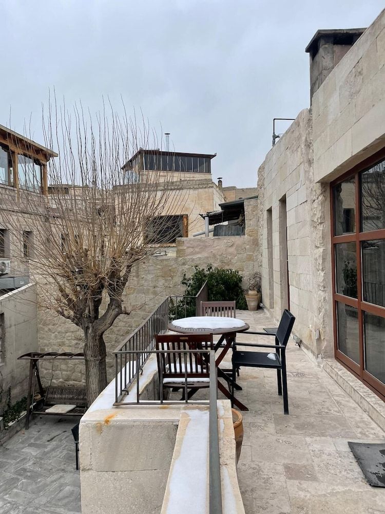 King Apart by Travellers Economy Apartment 8