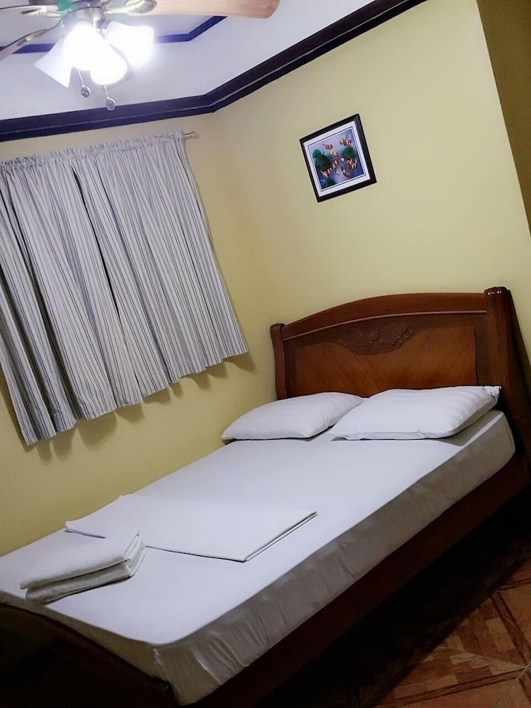 Carribean Transient House Standard Room, Non Smoking 8