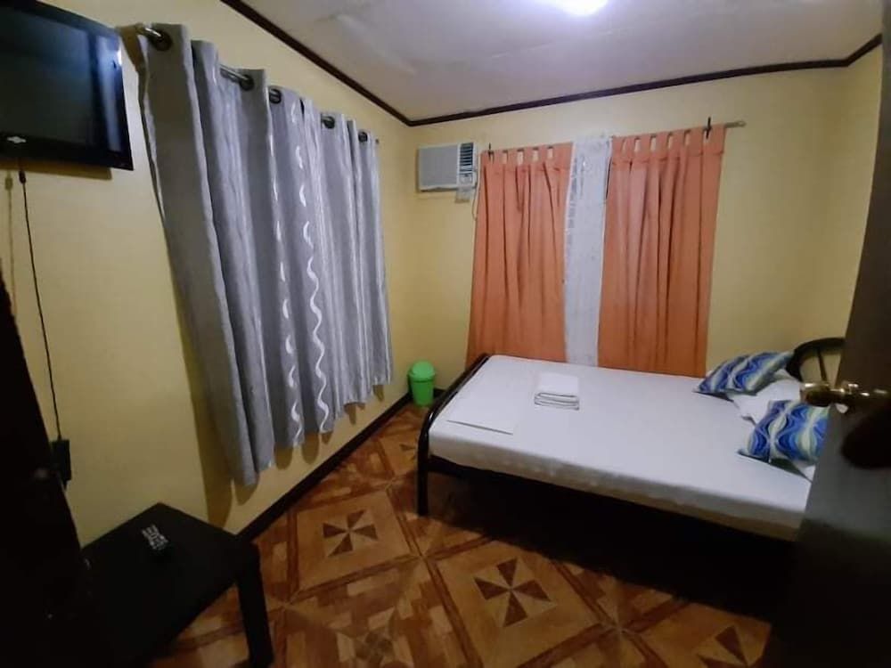 Carribean Transient House Standard Room, Non Smoking 14