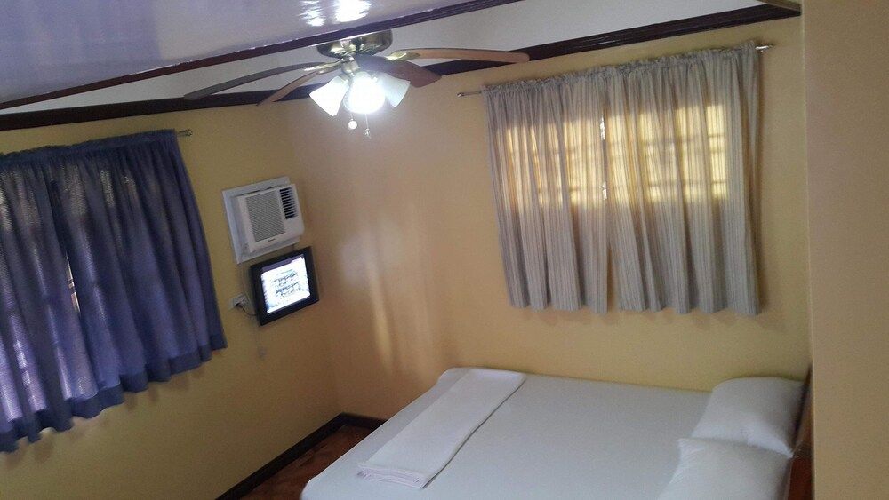 Carribean Transient House Standard Room, Non Smoking 5