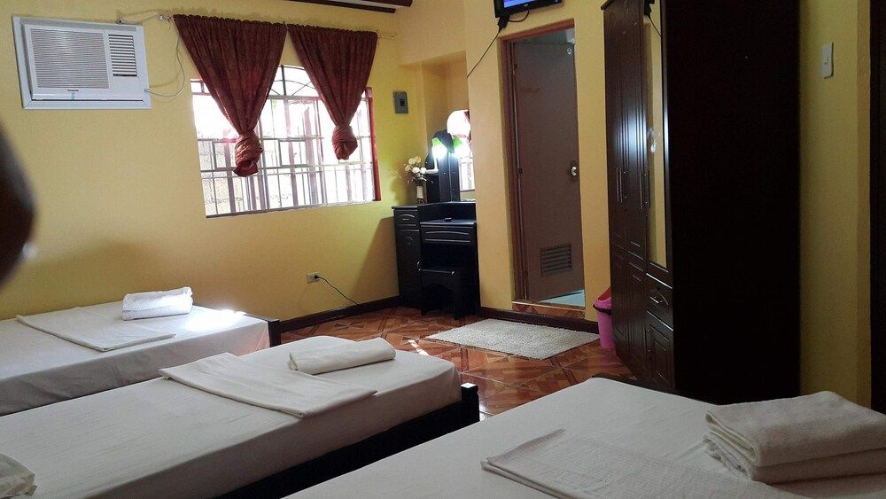 Carribean Transient House Traditional Room, 1 King Bed, Non Smoking 2