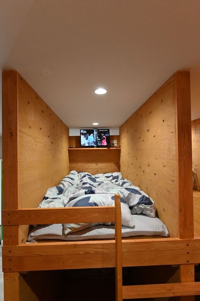 Shared Dormitory, Mixed Dorm (For 10 Guests)