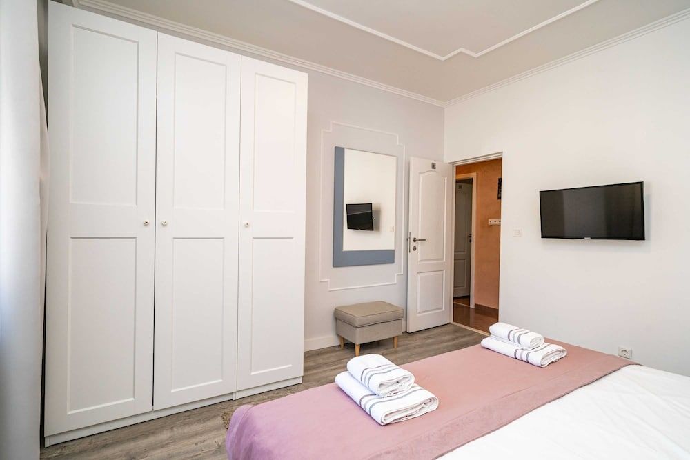 Holiday Home Trojkovic House (Four Bedroom Holiday Home with Pool) 28