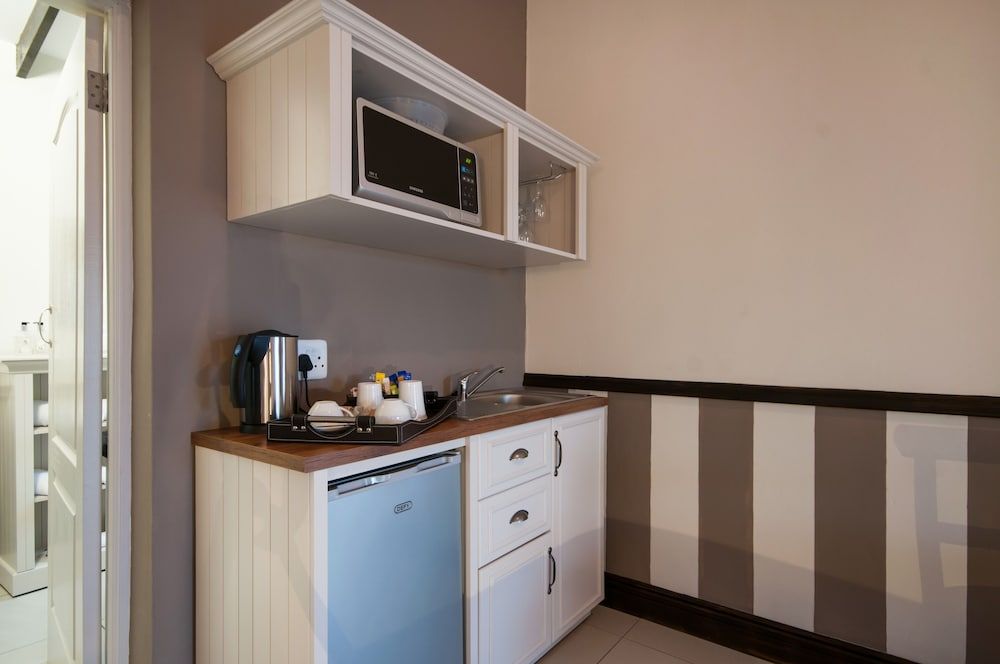 Onse Khaya Lodging and Conferencing Deluxe Double or Twin Room (9) 4