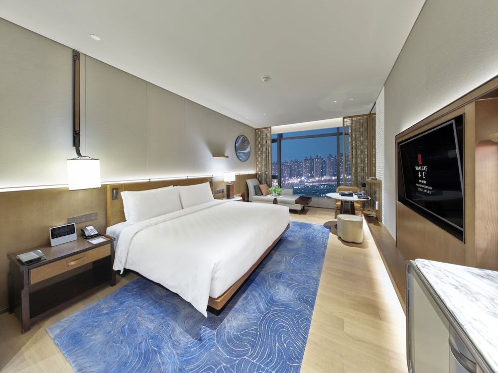 Standard Room, 1 King Bed