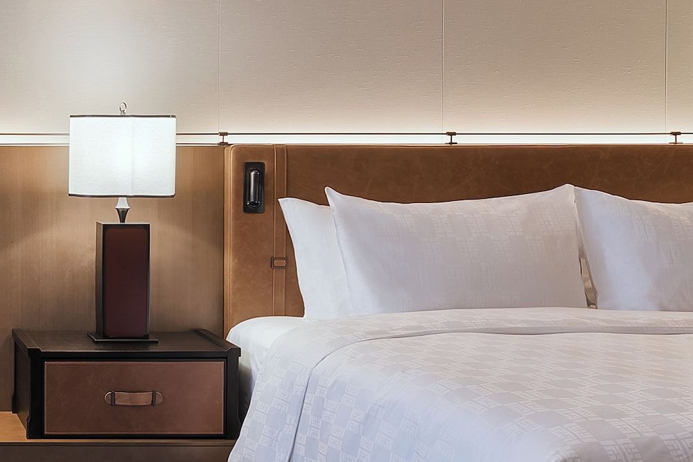 Standard Room, 1 King Bed, River View