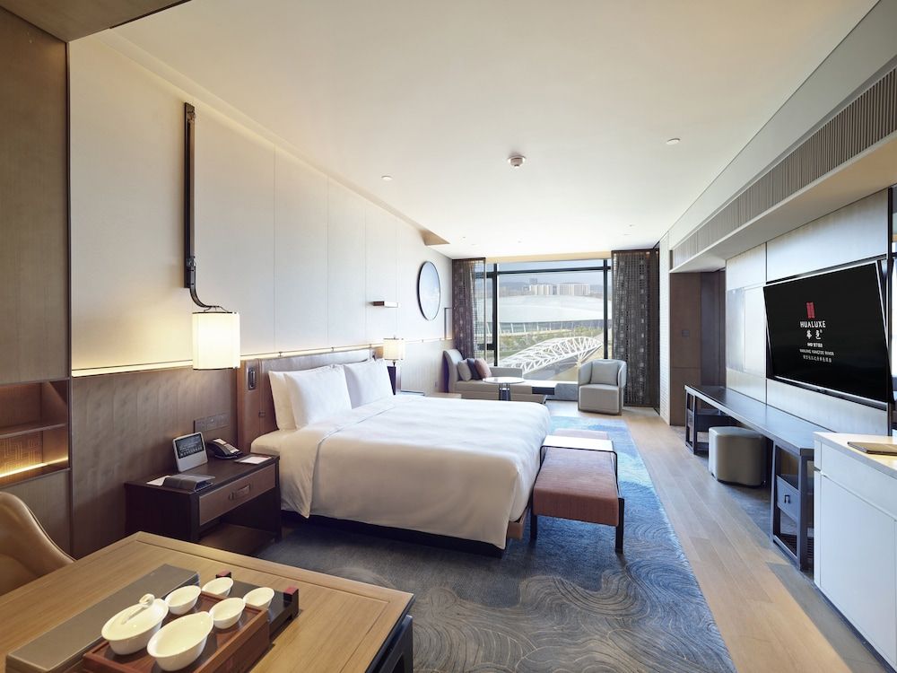 Standard Room, 1 King Bed
