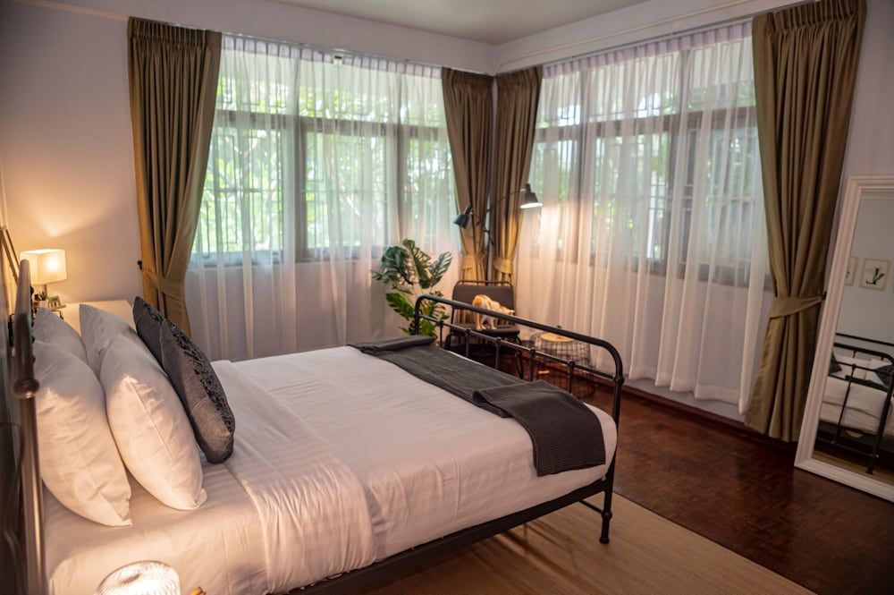 Queen Room No Balcony