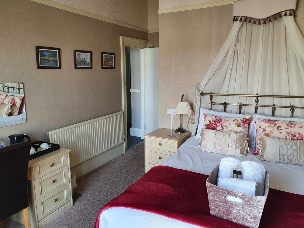 Room 5 - 1st Floor King En-suite