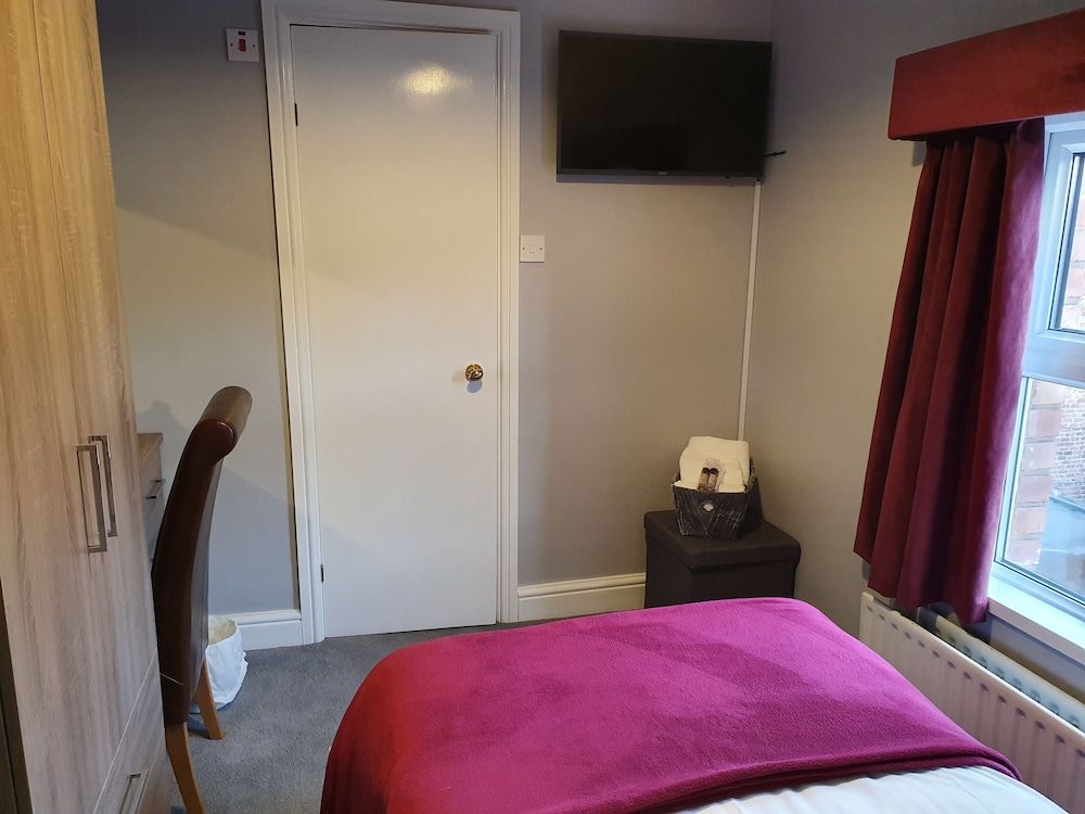 Room 7 - 2nd Floor Single En-suite