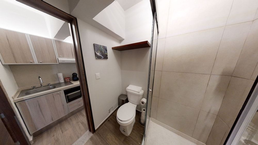 Tokio Suites Business Apartment 2