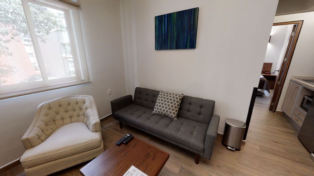 Tokio Suites Business Apartment 8