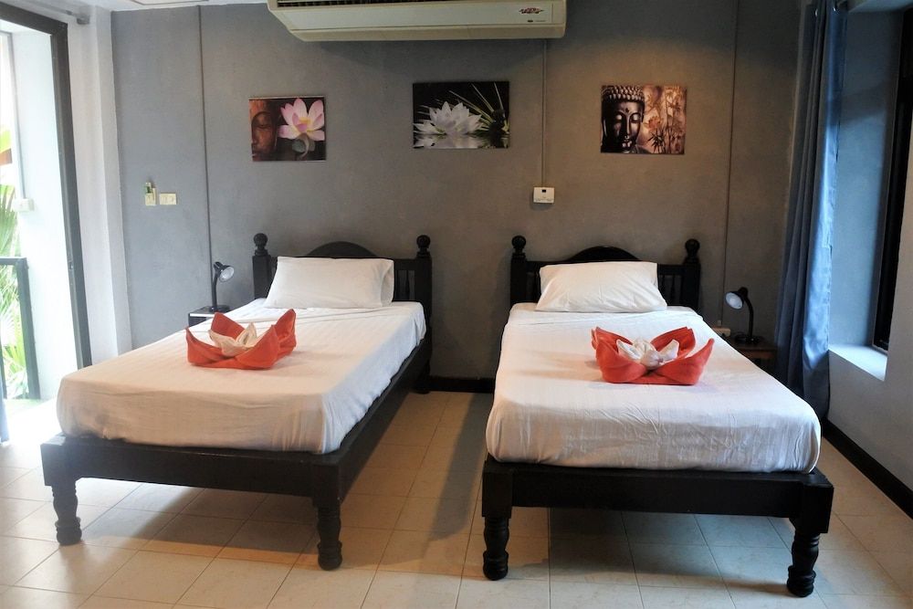 Hi Karon Beach Hotel Family Quadruple Room 4