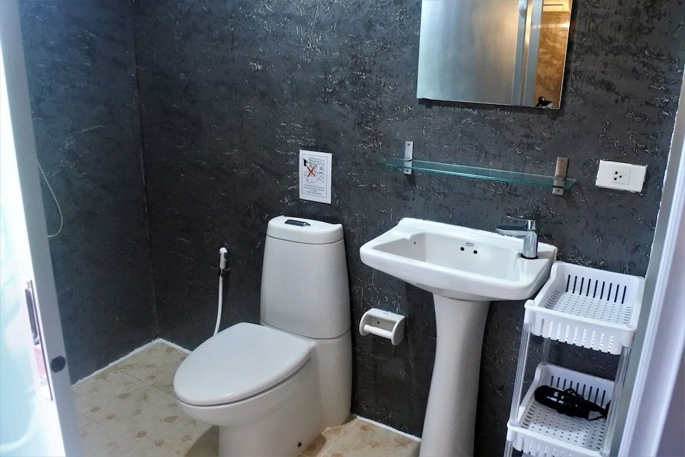 Hi Karon Beach Hotel Superior Room 8