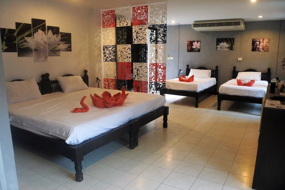 undefined Hi Karon Beach Hotel 4