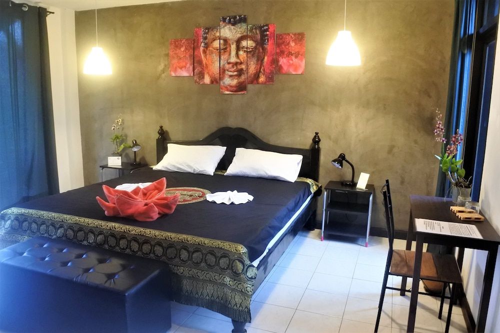 Hi Karon Beach Hotel Deluxe Room 6