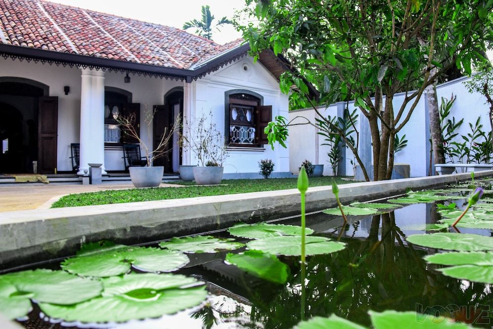 undefined Villa White Dome 6