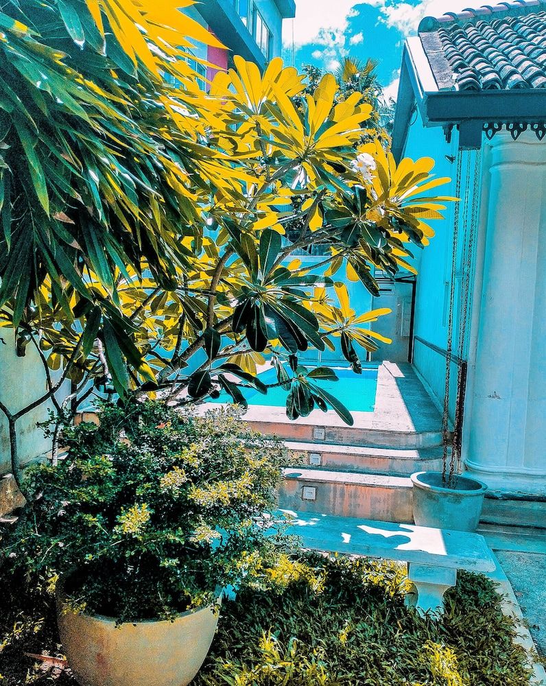 Villa White Dome Deluxe Villa, 4 Bedrooms, Beachside 3