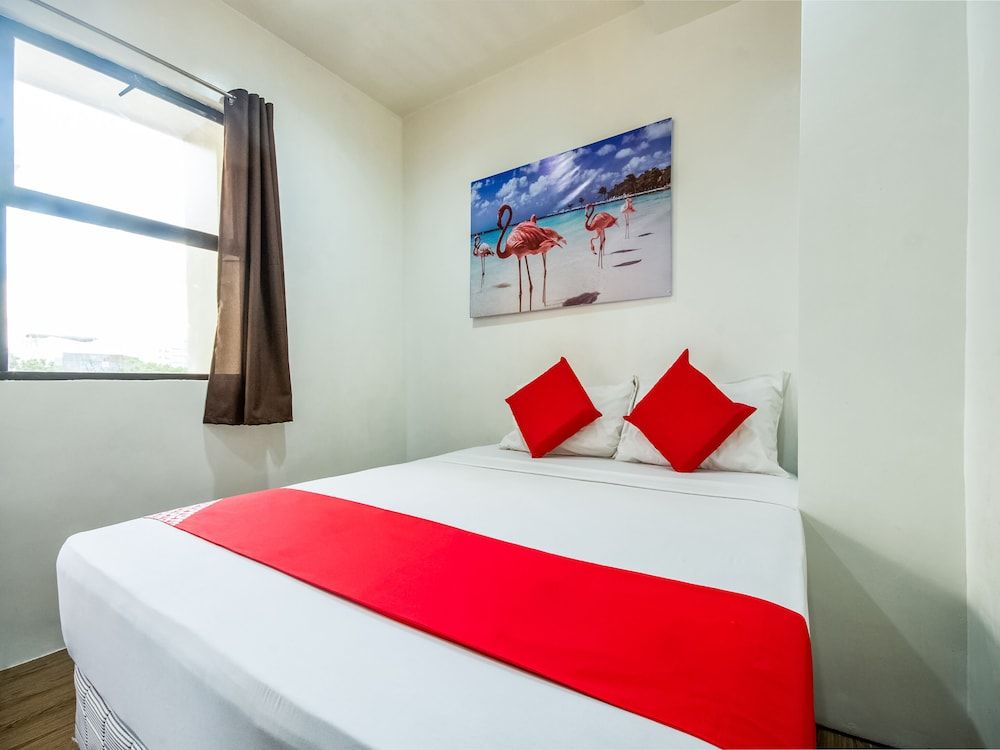 OYO 443 Maria Cristina Arcade Suites Standard Double Room 4