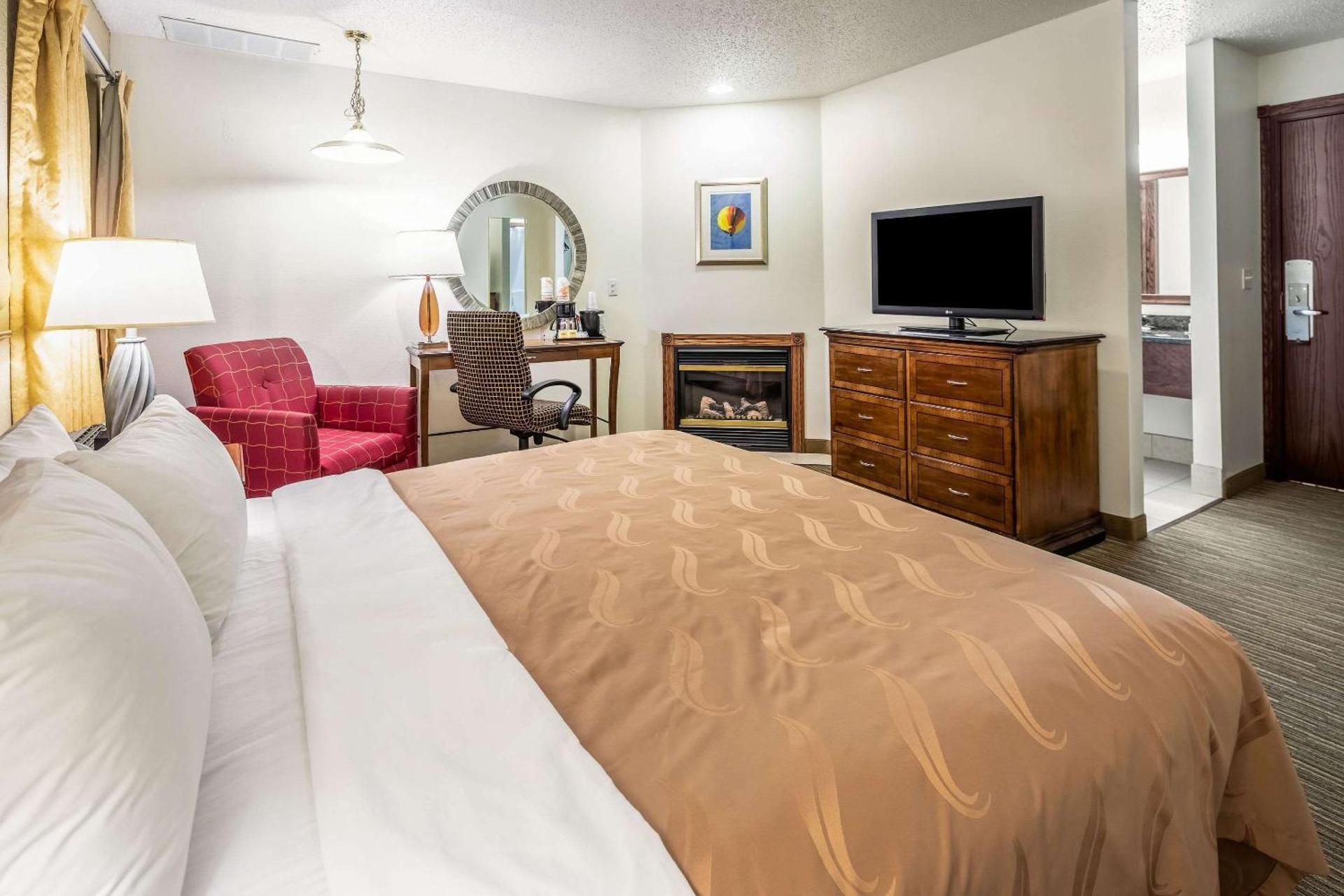 1 King Bed & Non-Smoking