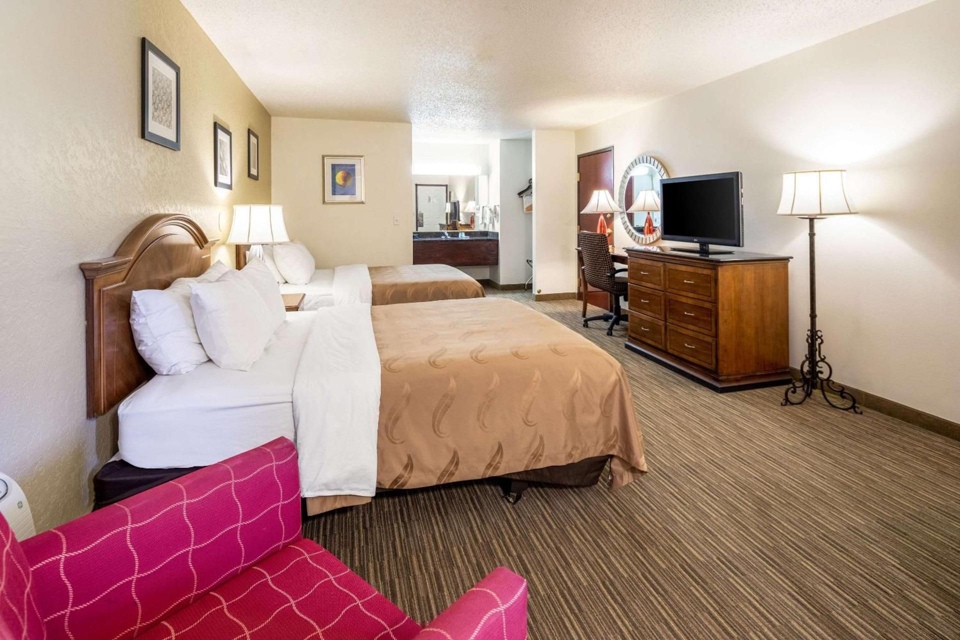 1 Queen Bed, Non-Smoking