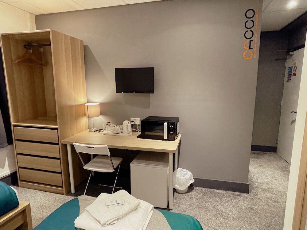 Contractor Accommodation - Cacco Twin Room, Ensuite 13
