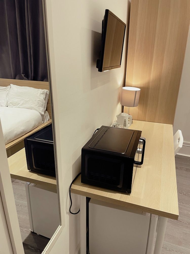 Contractor Accommodation - Cacco Double Room, Ensuite 11