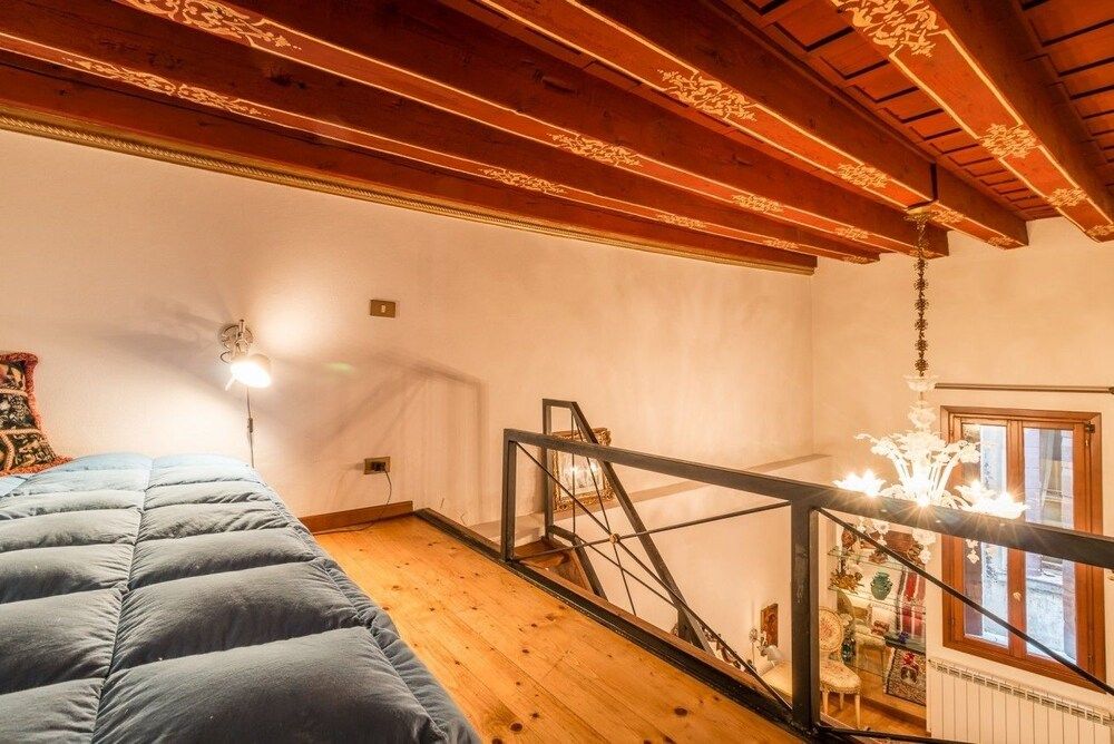 Fenice Backstage over Canal Apartment, 1 Bedroom 9