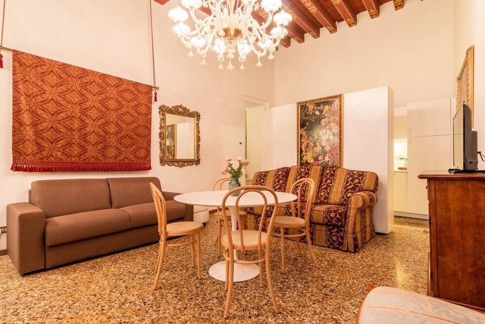 Fenice Backstage over Canal Apartment, 1 Bedroom 20