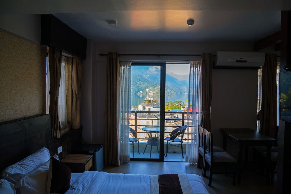 Hotel Shaara Deluxe Double or Twin Room 6