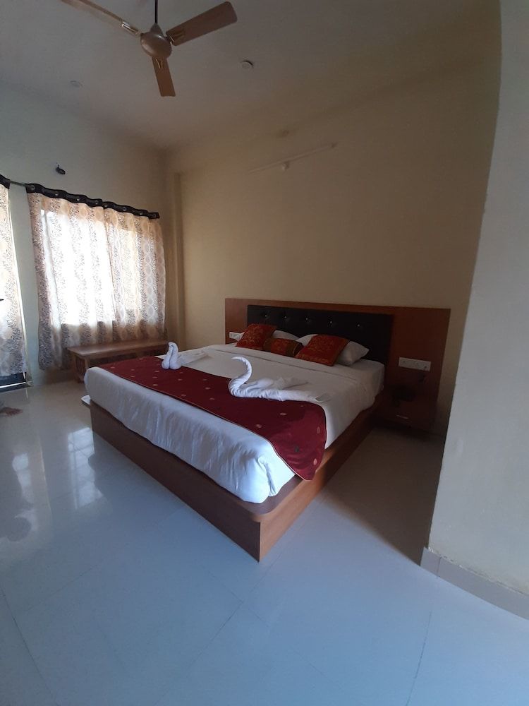 Pushkar Retreat Resort Deluxe Room 12