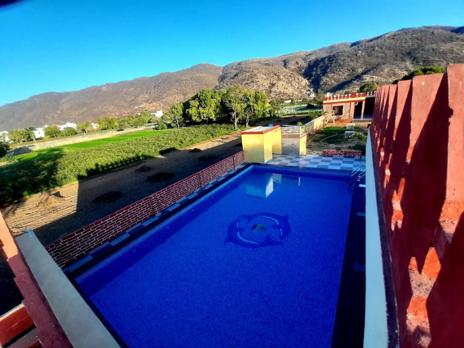 Swimming pool